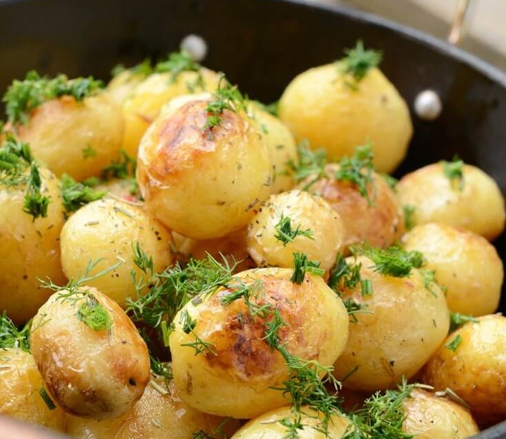 Молодая картошка с укропом: рецепт в мультиварке